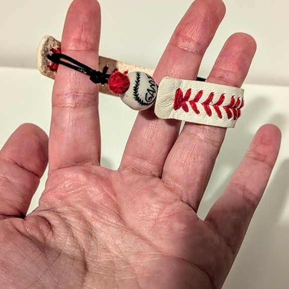 Texas Rangers Baseball Stitch Bracelet - Picture 2 of 3